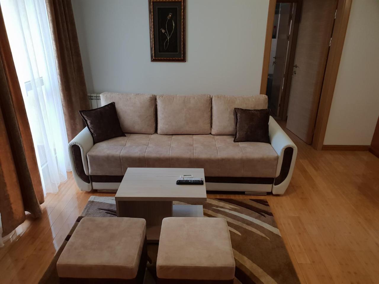 Apartman Kej Free Parking Kraljevo Esterno foto