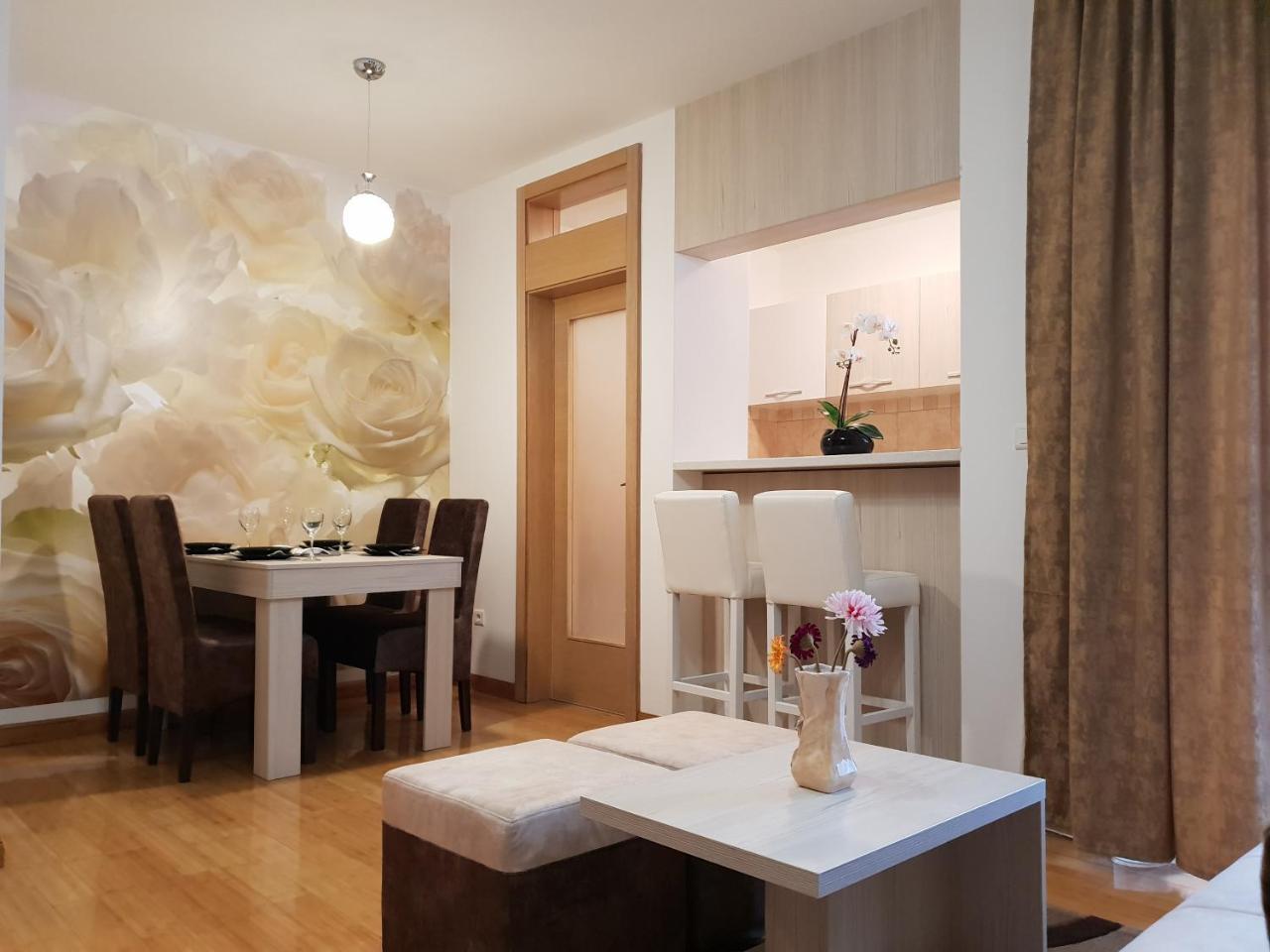 Apartman Kej Free Parking Kraljevo Esterno foto