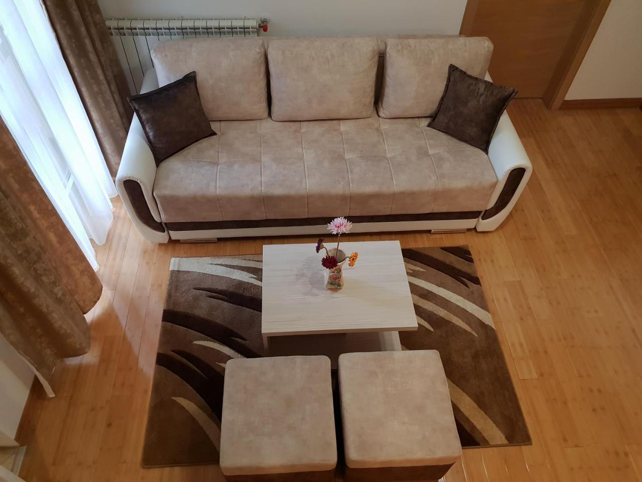 Apartman Kej Free Parking Kraljevo Esterno foto
