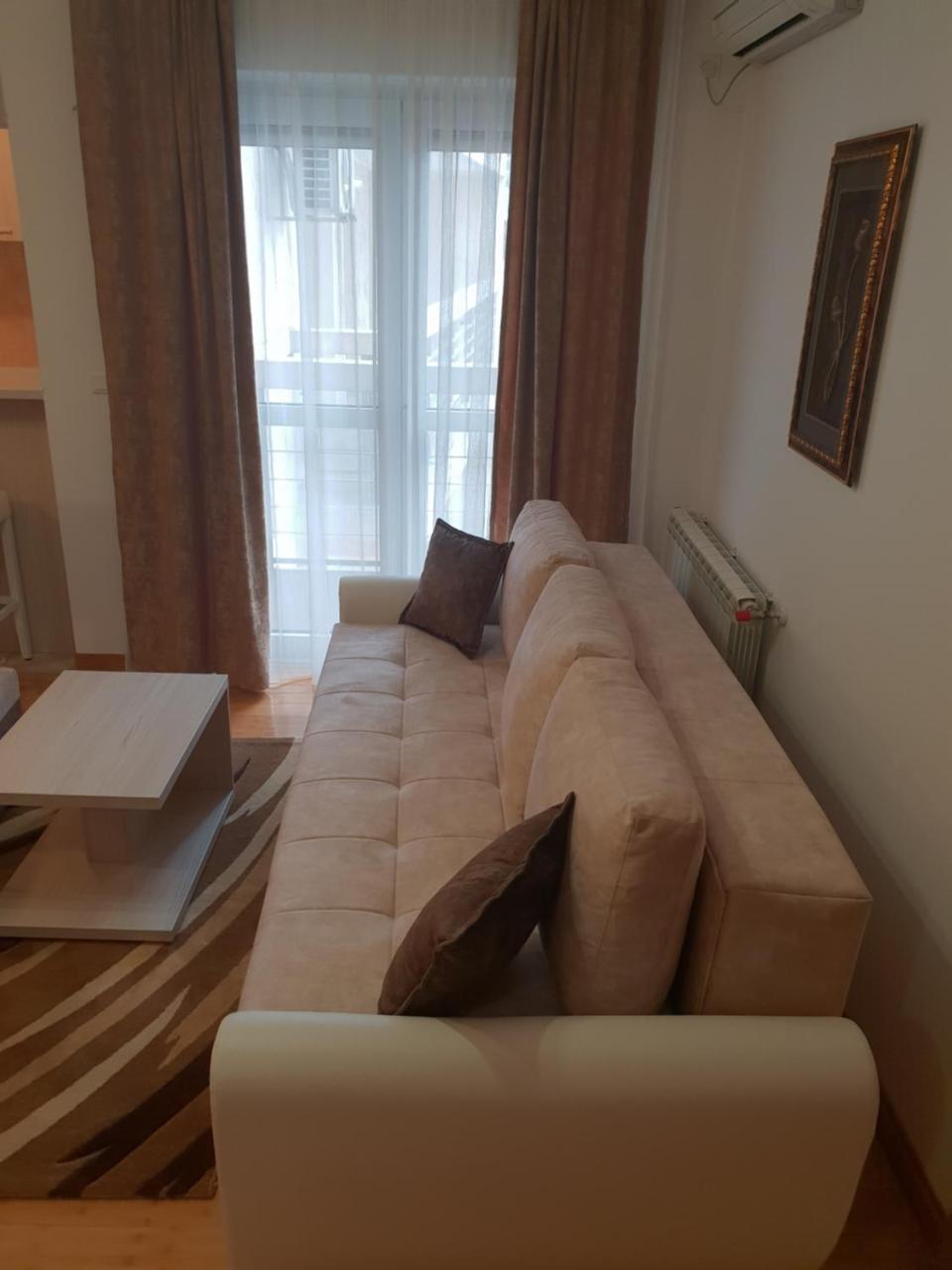 Apartman Kej Free Parking Kraljevo Esterno foto