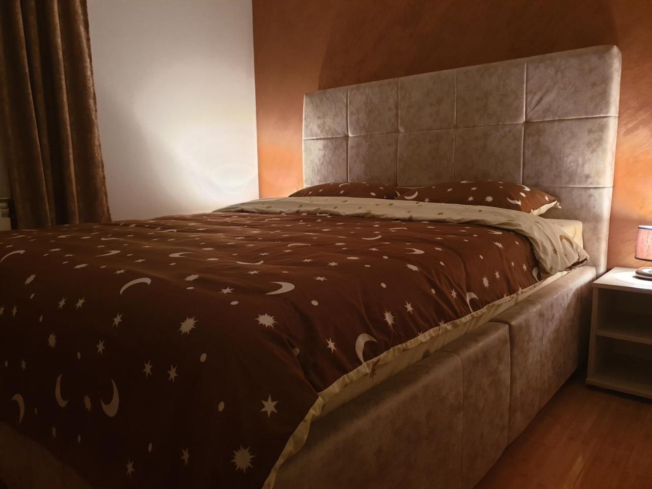 Apartman Kej Free Parking Kraljevo Esterno foto